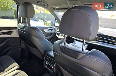 Внедорожник / Кроссовер Audi Q7 2021 в 