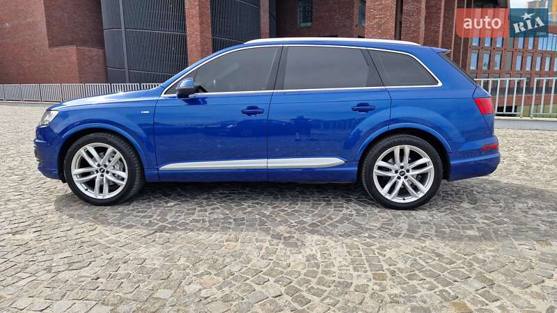 Позашляховик / Кросовер Audi Q7 2017 в Дніпрі