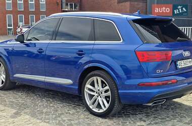 Внедорожник / Кроссовер Audi Q7 2017 в 