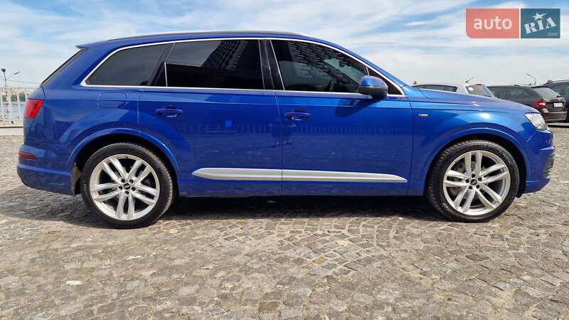 Позашляховик / Кросовер Audi Q7 2017 в Дніпрі