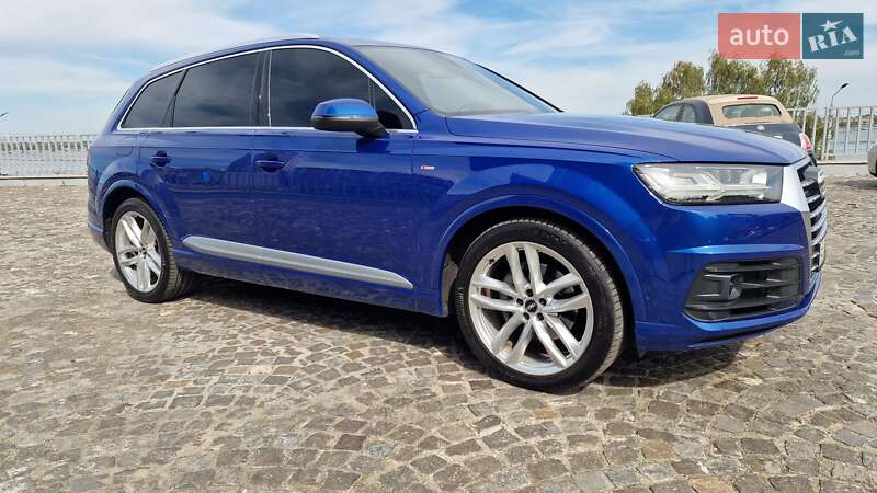 Позашляховик / Кросовер Audi Q7 2017 в Дніпрі