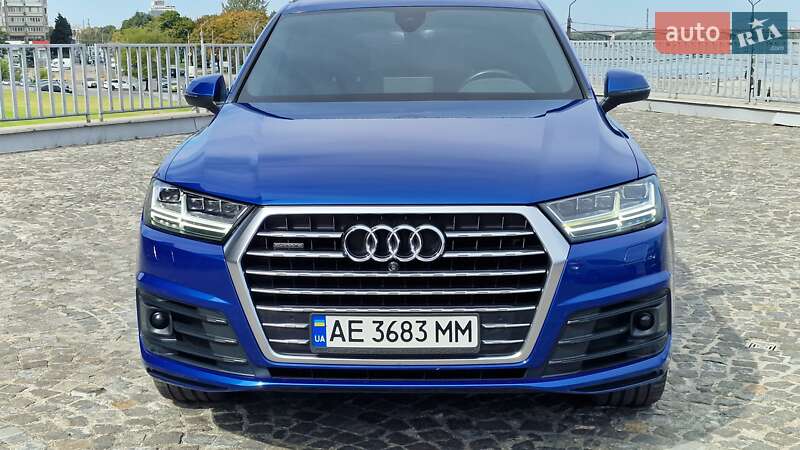 Позашляховик / Кросовер Audi Q7 2017 в Дніпрі
