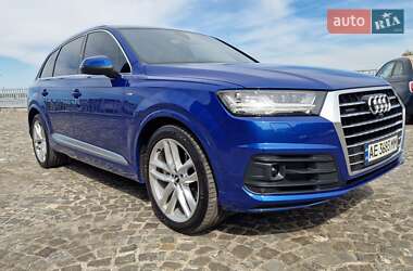Внедорожник / Кроссовер Audi Q7 2017 в 