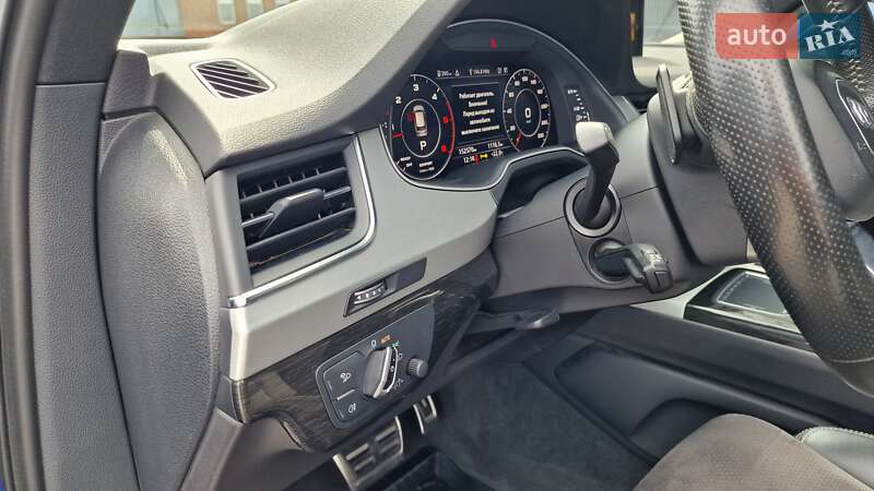 Позашляховик / Кросовер Audi Q7 2017 в Дніпрі