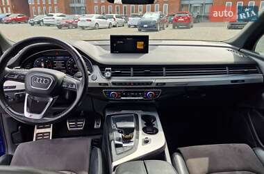 Внедорожник / Кроссовер Audi Q7 2017 в 