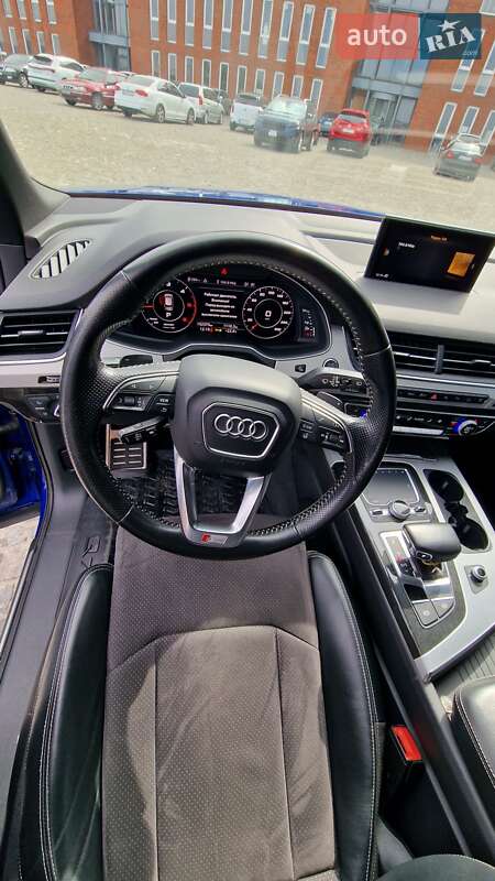 Позашляховик / Кросовер Audi Q7 2017 в Дніпрі