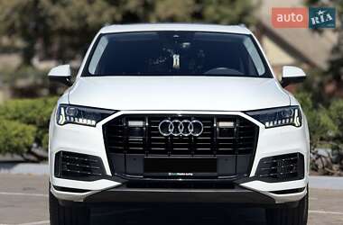 Внедорожник / Кроссовер Audi Q7 2022 в 