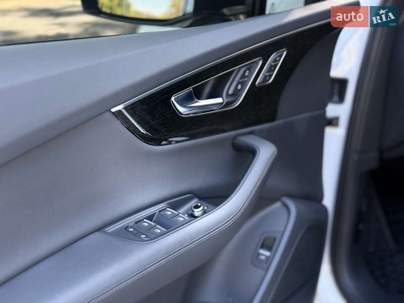 Позашляховик / Кросовер Audi Q7 2022 в Одесі