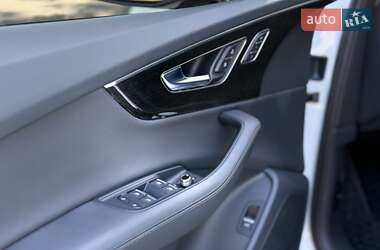 Внедорожник / Кроссовер Audi Q7 2022 в 