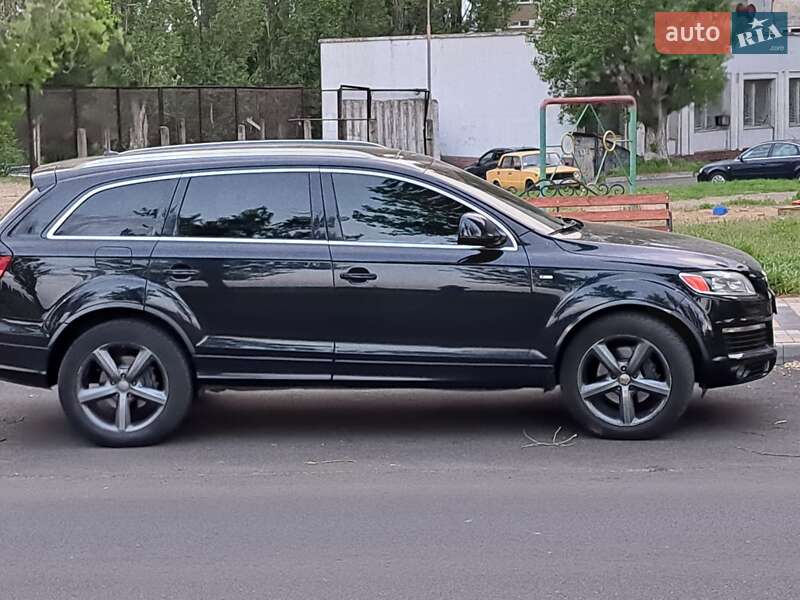 Позашляховик / Кросовер Audi Q7 2008 в 
