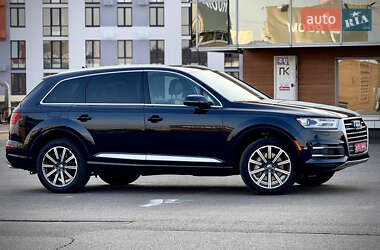 Позашляховик / Кросовер Audi Q7 2018 в 