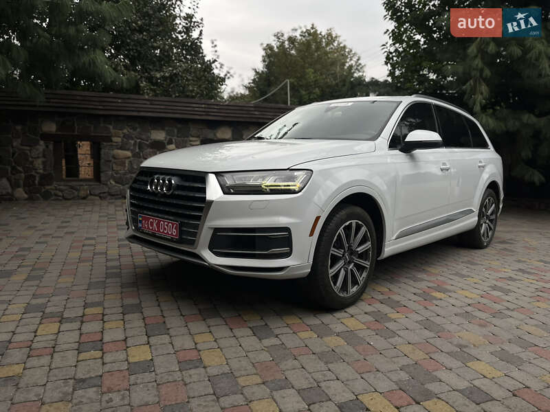 Внедорожник / Кроссовер Audi Q7 2016 в Хмельницком