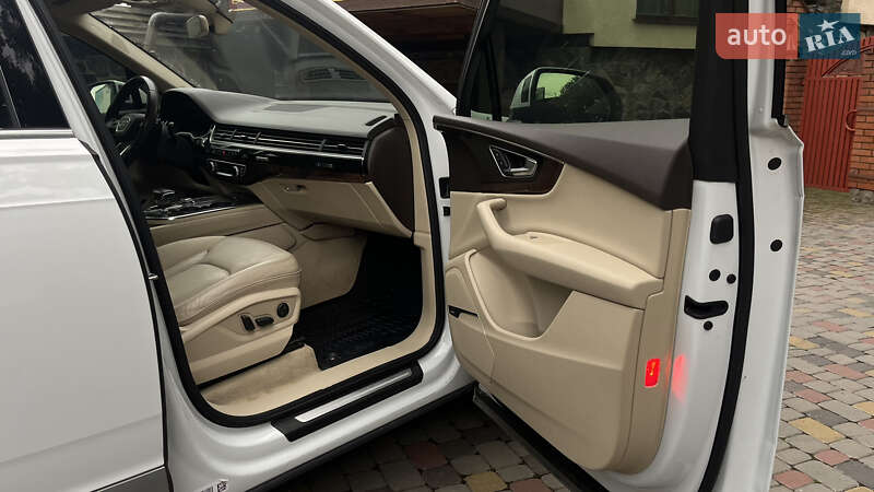 Внедорожник / Кроссовер Audi Q7 2016 в Хмельницком