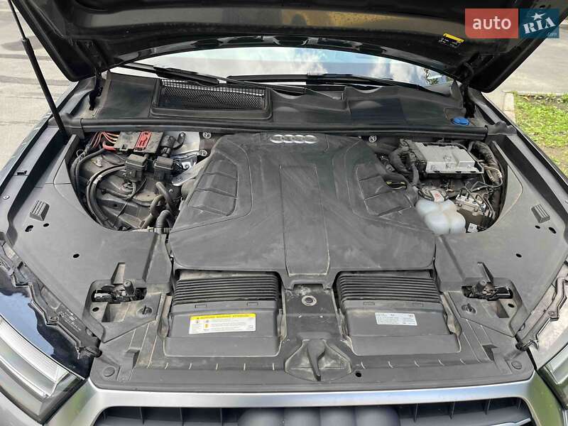 Внедорожник / Кроссовер Audi Q7 2018 в Киеве