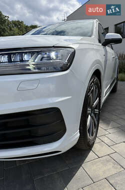 Внедорожник / Кроссовер Audi Q7 2016 в 