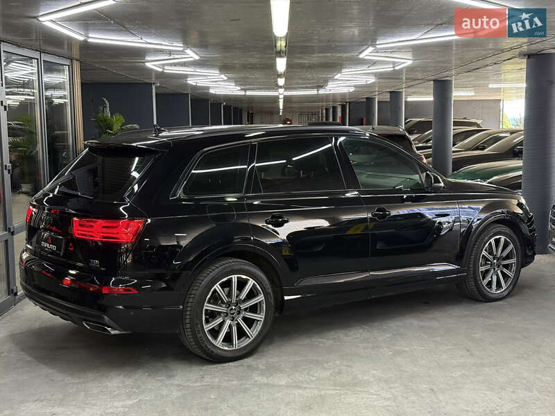 Позашляховик / Кросовер Audi Q7 2017 в Одесі