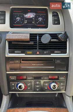 Внедорожник / Кроссовер Audi Q7 2013 в 
