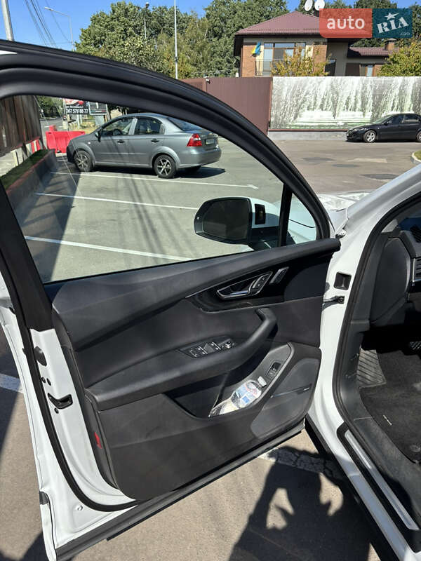 Позашляховик / Кросовер Audi Q7 2017 в Києві фото 19 Позашляховик / Кросовер Audi Q7 2017 в Києві