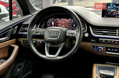 Внедорожник / Кроссовер Audi Q7 2016 в 