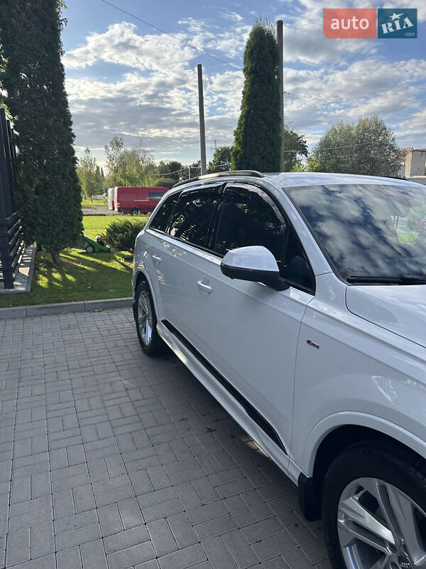 Позашляховик / Кросовер Audi Q7 2020 в Дунаївцях