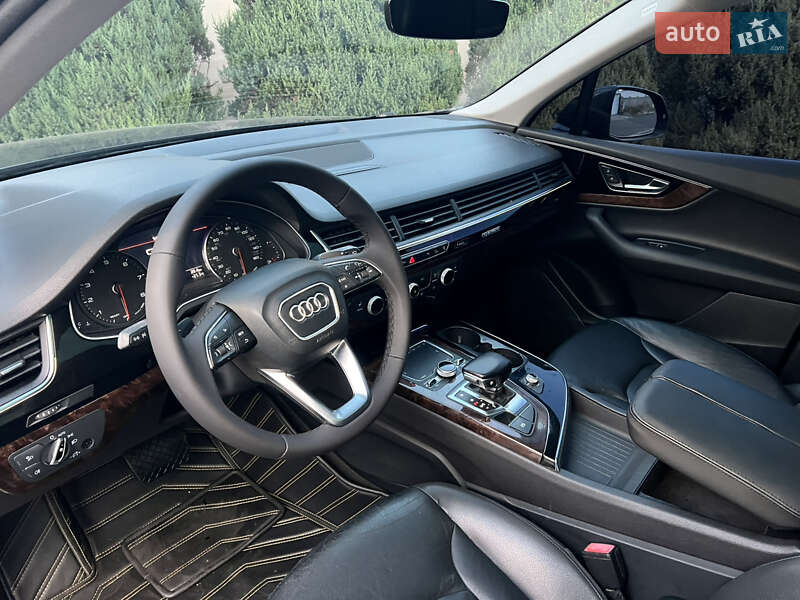 Внедорожник / Кроссовер Audi Q7 2017 в Одессе