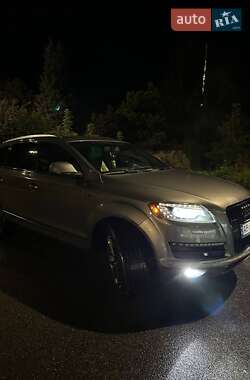 Внедорожник / Кроссовер Audi Q7 2012 в 