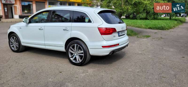 Позашляховик / Кросовер Audi Q7 2015 в Дрогобичі