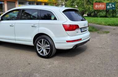 Позашляховик / Кросовер Audi Q7 2015 в 