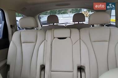 Позашляховик / Кросовер Audi Q7 2019 в 