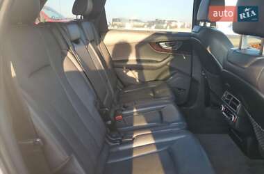 Внедорожник / Кроссовер Audi Q7 2017 в 