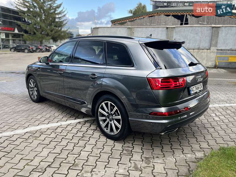 Внедорожник / Кроссовер Audi Q7 2016 в Луцке