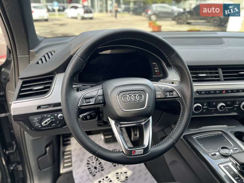 Внедорожник / Кроссовер Audi Q7 2016 в Луцке