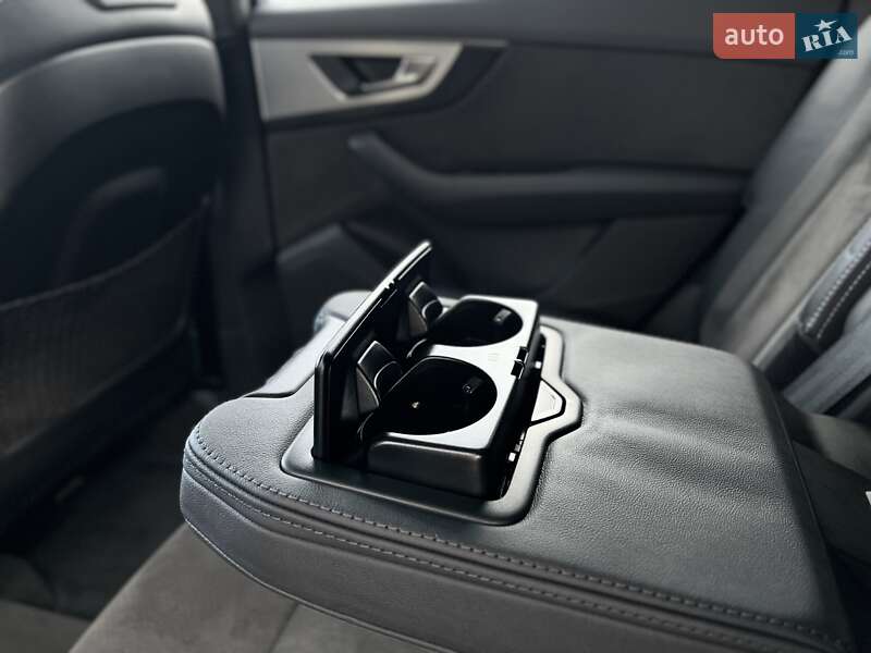 Внедорожник / Кроссовер Audi Q7 2016 в Луцке