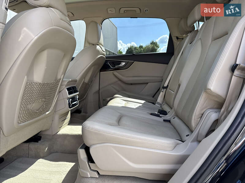 Внедорожник / Кроссовер Audi Q7 2017 в Львове