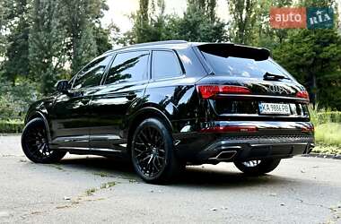 Внедорожник / Кроссовер Audi Q7 2025 в 