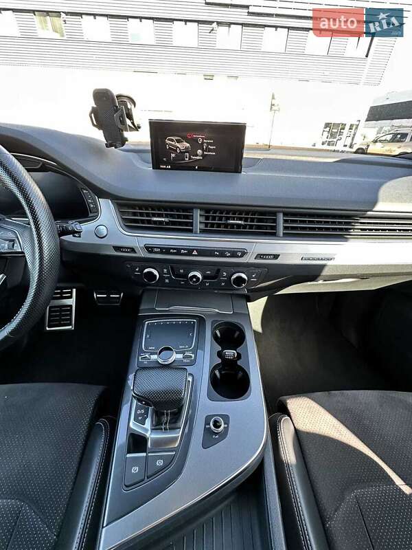 Позашляховик / Кросовер Audi Q7 2016 в Києві фото 11 Позашляховик / Кросовер Audi Q7 2016 в Києві