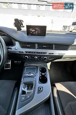 Внедорожник / Кроссовер Audi Q7 2016 в 