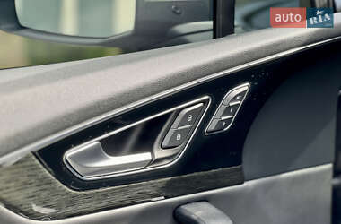 Позашляховик / Кросовер Audi Q7 2016 в 