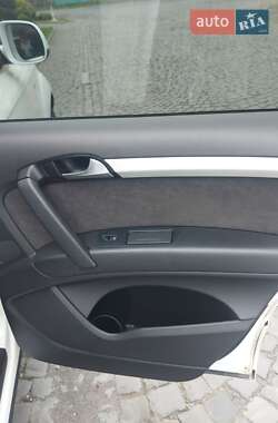 Позашляховик / Кросовер Audi Q7 2010 в 