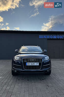 Позашляховик / Кросовер Audi Q7 2012 в 