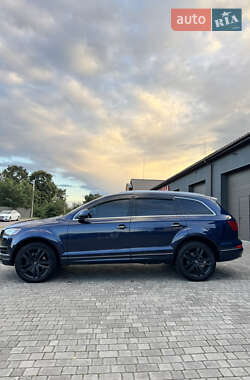 Позашляховик / Кросовер Audi Q7 2012 в 