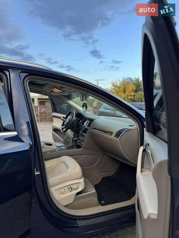 Позашляховик / Кросовер Audi Q7 2012 в Сарнах