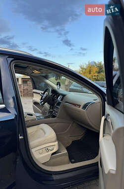 Позашляховик / Кросовер Audi Q7 2012 в 