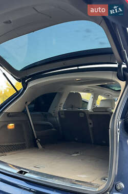 Позашляховик / Кросовер Audi Q7 2012 в 