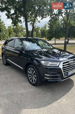 Внедорожник / Кроссовер Audi Q7 2017 в 