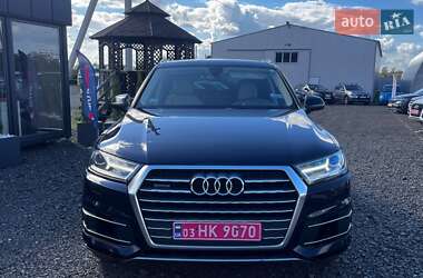 Внедорожник / Кроссовер Audi Q7 2017 в 