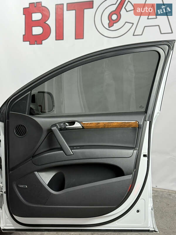 Позашляховик / Кросовер Audi Q7 2013 в Одесі
