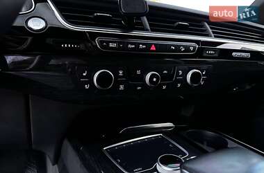 Внедорожник / Кроссовер Audi Q7 2017 в 