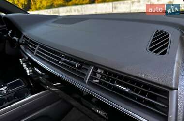 Внедорожник / Кроссовер Audi Q7 2017 в 