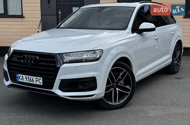 Внедорожник / Кроссовер Audi Q7 2017 в 